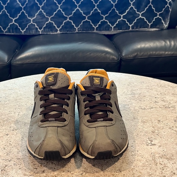 Men Nike Shox athletic shoes - Picture 4 of 8